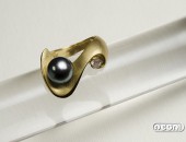 Anello oro giallo con perla grigia e diamante | Negri Gioielli Roma 100% Artigianali | handmade jewellery